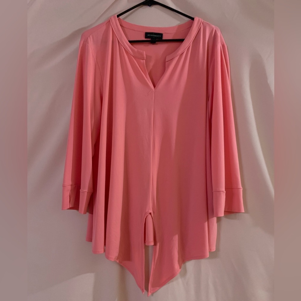 Investments brand women’s pink front tie top.
